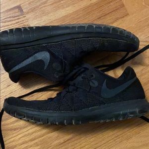 Nike Fury 2 Sneakers